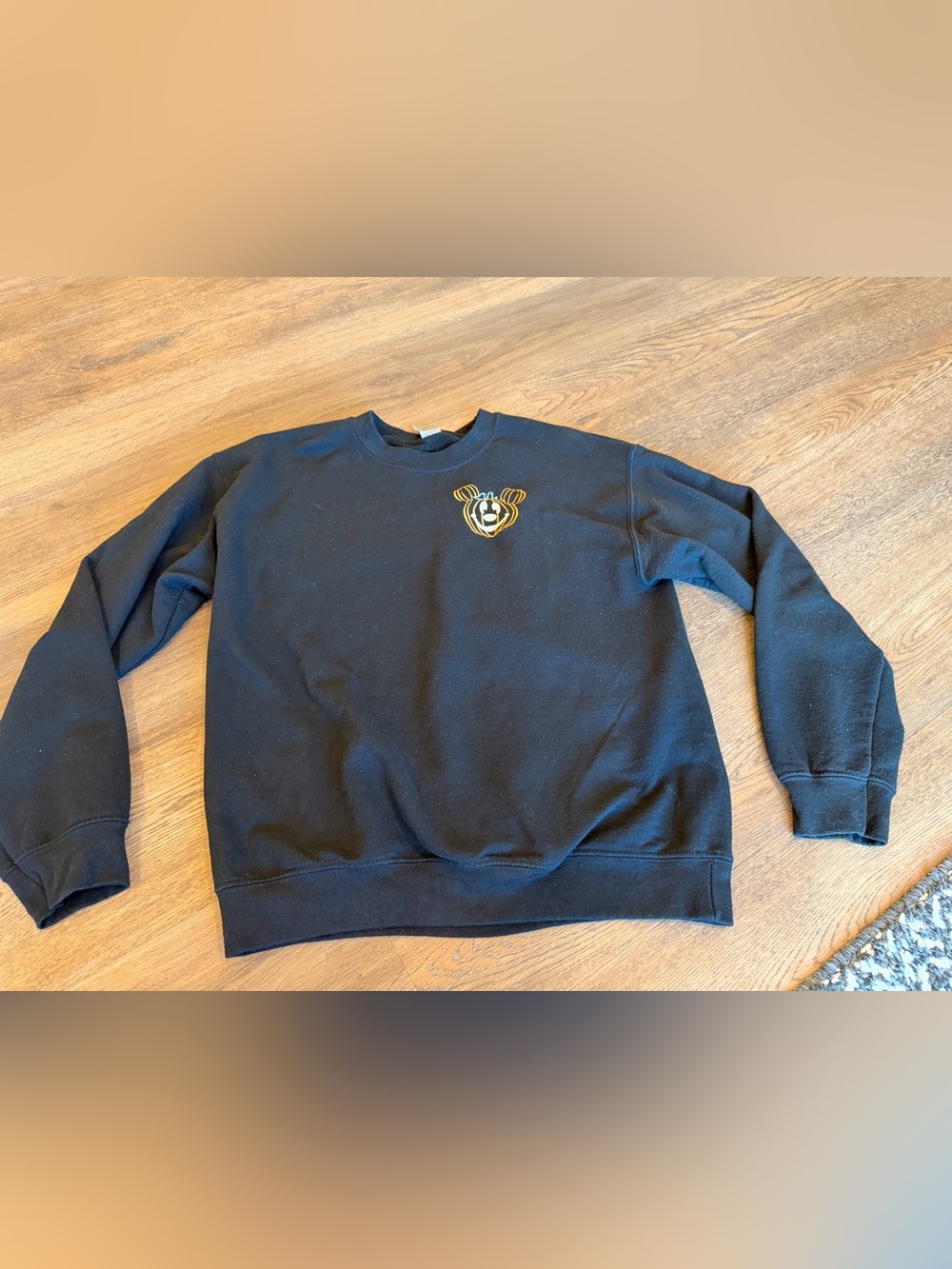 Black Crewneck Sweatshirt with pumpkin Mickey